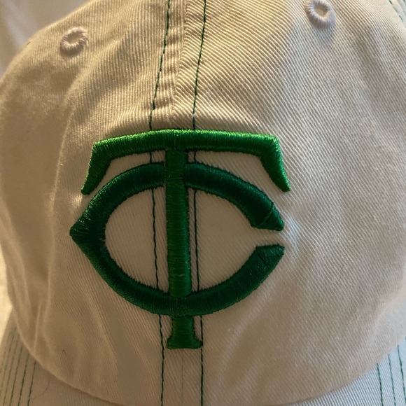 MLB Minnesota Tins White Hat w Green Logo & Stitching & Shamrock / Adjustable - Picture 7 of 14